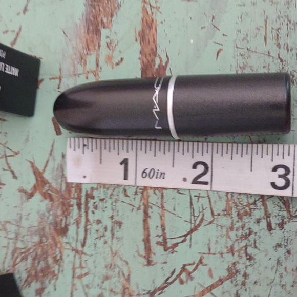 2x BNWOT Mac Lipsticks in box Chili shade 602 - Picture 3 of 5